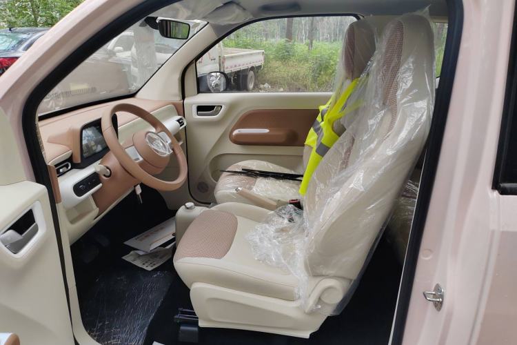 Used Wuling Hongguang MINIEV 2024 3rd Generation 215km Youth Edition Interior 1
