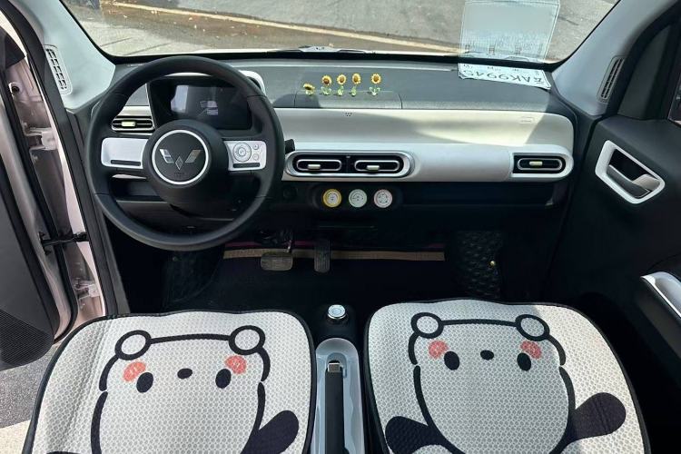 Used Wuling Hongguang MINIEV 2024 3rd Generation 215km Youth Edition Interior 1
