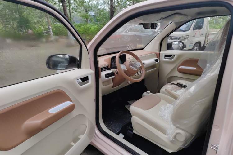 Used Wuling Hongguang MINIEV 2024 3rd Generation 215km Youth Edition Interior 2