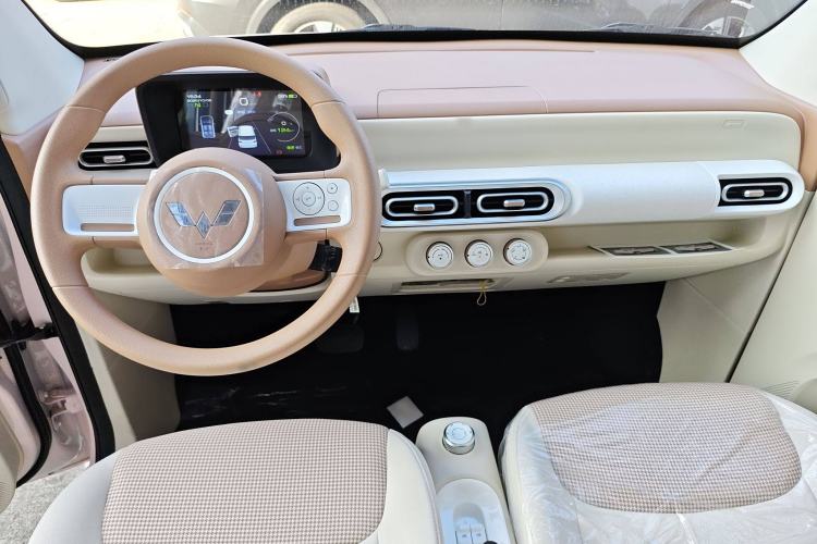 Used Wuling Hongguang MINIEV 2024 3rd Generation 215km Youth Edition Interior 3