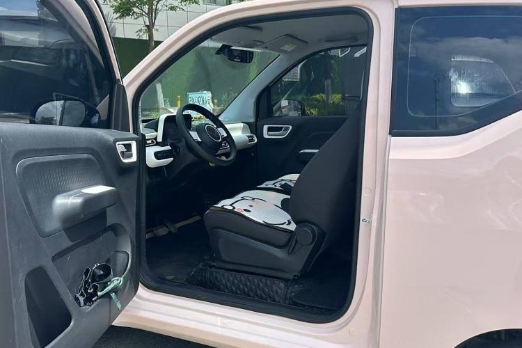 Used Wuling Hongguang MINIEV 2024 3rd Generation 215km Youth Edition Interior 3