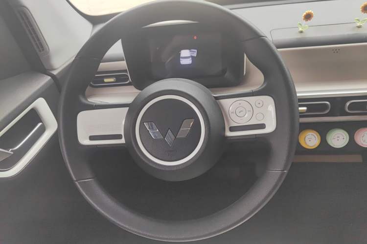 Used Wuling Hongguang MINIEV 2024 3rd Generation 215km Youth Edition Interior 4