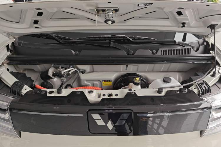 Used Wuling Hongguang MINIEV 2022 GAMEBOY 200km Gaming Edition with Lithium Iron Phosphate Engine Bay