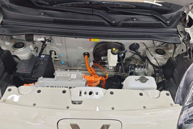 Used Wuling Hongguang MINIEV 2025 Four-Door Version Advanced Edition Engine Bay