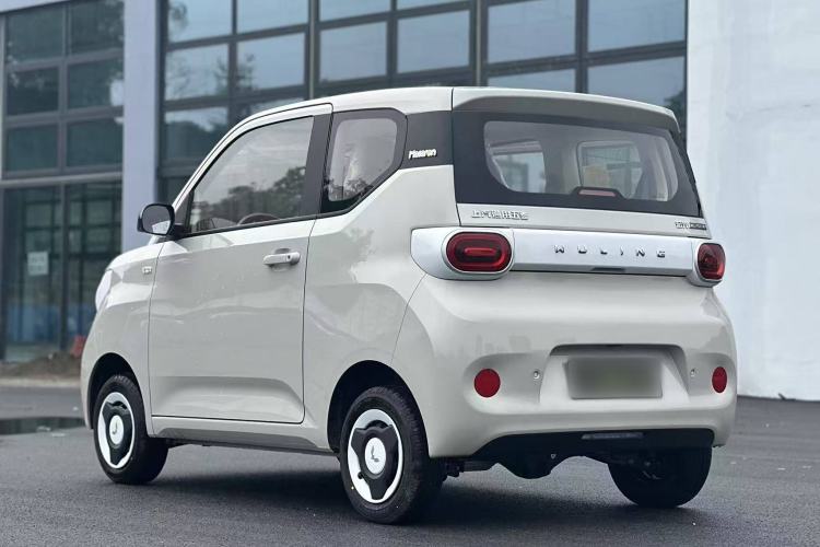 Used Wuling Hongguang MINIEV 2025 Four-Door Version Advanced Edition Exterior 2