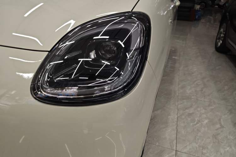 Used Wuling Hongguang MINIEV 2025 Four-Door Version Advanced Edition Left Front Headlight