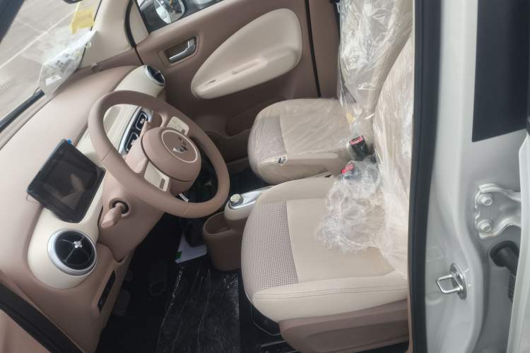 Used Wuling Hongguang MINIEV 2025 Four-Door Version Advanced Edition Left Front Seat
