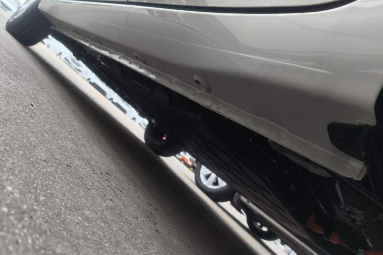 Used Wuling Hongguang MINIEV 2025 Four-Door Version Advanced Edition Left Side Sill