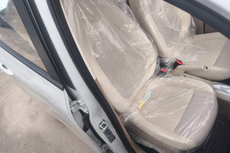 Used Wuling Hongguang MINIEV 2025 Four-Door Version Advanced Edition Right Front Seat