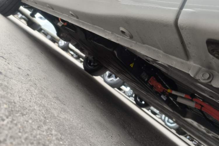 Used Wuling Hongguang MINIEV 2025 Four-Door Version Advanced Edition Right Side Sill