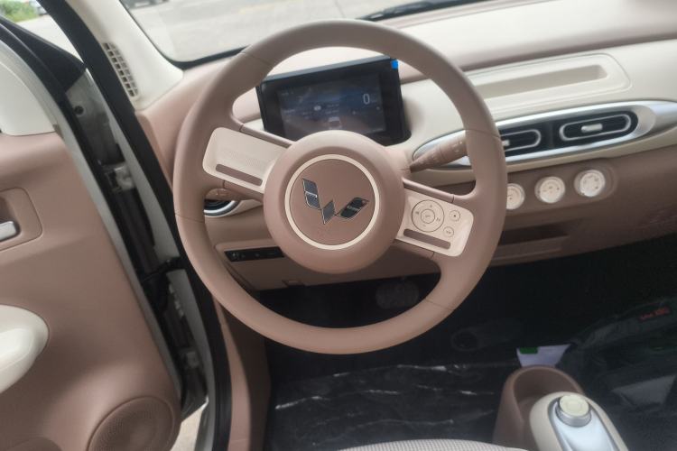 Used Wuling Hongguang MINIEV 2025 Four-Door Version Advanced Edition Steering Wheel