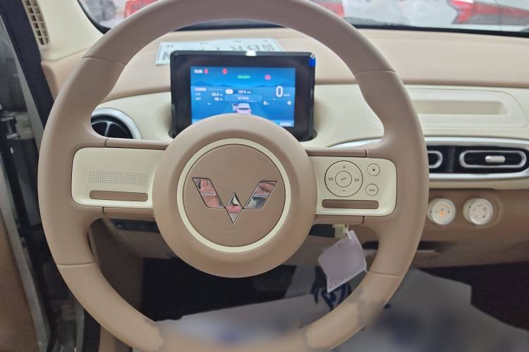 Used Wuling Hongguang MINIEV 2025 Four-Door Version Advanced Edition Steering Wheel
