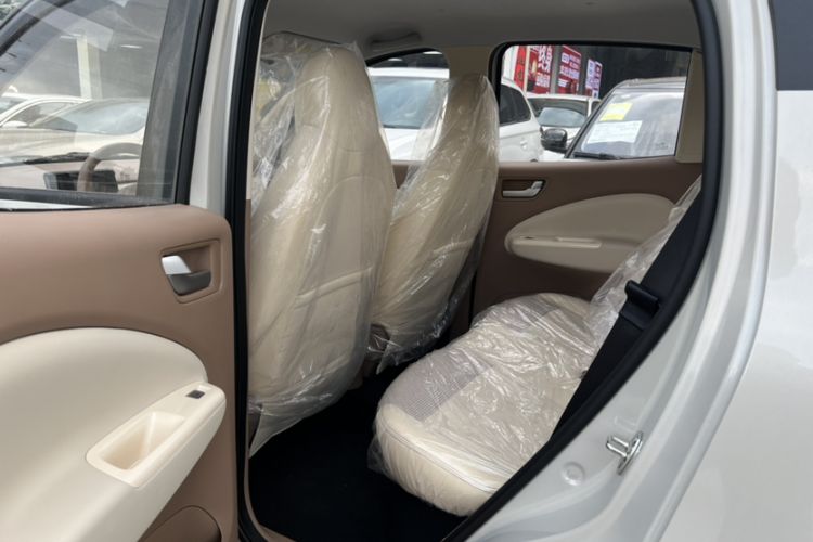 Used Wuling Hongguang MINIEV 2025 Four-Door Version Zhenxiang+ Edition Interior 4