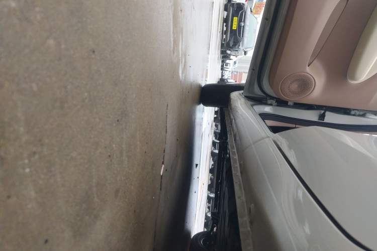 Used Wuling Hongguang MINIEV 2025 Four-Door Version Advanced Edition Left Side Sill
