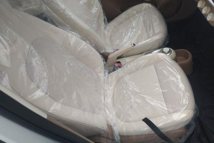Used Wuling Hongguang MINIEV 2025 Four-Door Version Advanced Edition Right Front Seat