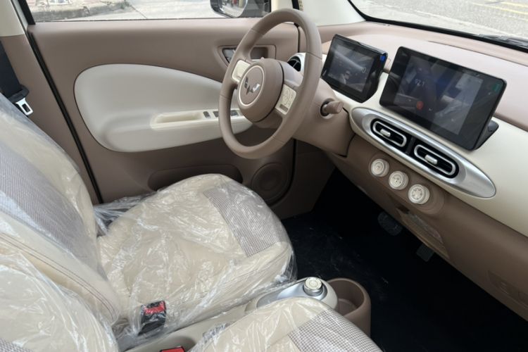 Used Wuling Hongguang MINIEV 2025 Four-Door Version Zhenxiang+ Edition Right Front Seat