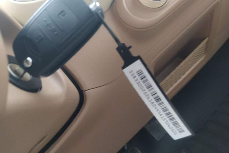 Used Wuling Hongguang MINIEV 2025 Four-Door Version Advanced Edition Vehicle Key