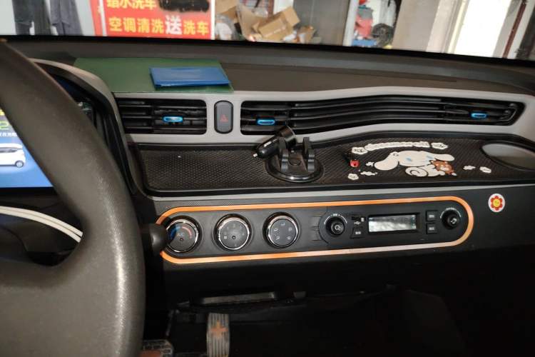 Used Wuling Hongguang MINIEV 2020 Enjoy Edition Lithium-Ion Battery Audio And AC Panel