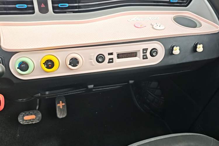 Used Wuling Hongguang MINIEV 2020 Zizai Version Lithium-NMC Audio And AC Panel