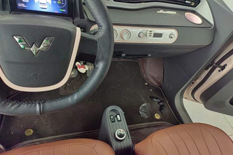 Used Wuling Hongguang MINIEV 2020 Enjoy Edition Lithium-Ion Battery Audio And AC Panel