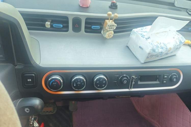 Used Wuling Hongguang MINIEV 2020 Freedom Version Lithium Iron Phosphate Audio And AC Panel