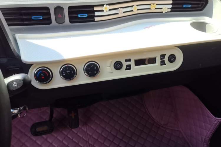 Used Wuling Hongguang MINIEV 2020 Zizai Version Lithium-NMC Audio And AC Panel