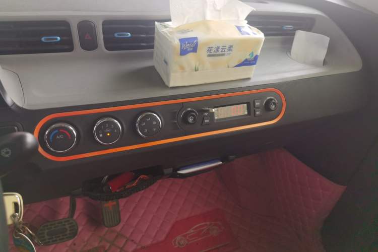 Used Wuling Hongguang MINIEV 2020 Zizai Version Lithium-NMC Audio And AC Panel