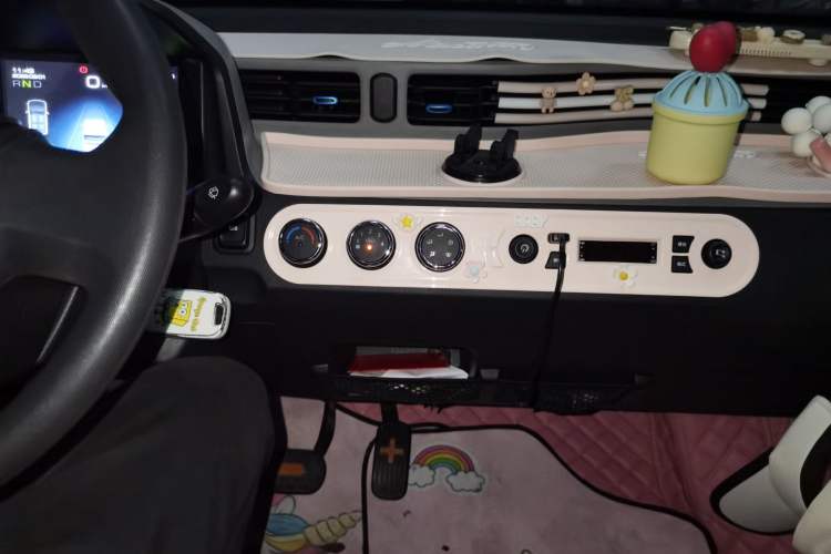 Used Wuling Hongguang MINIEV 2020 Freedom Version Lithium Iron Phosphate Audio And AC Panel