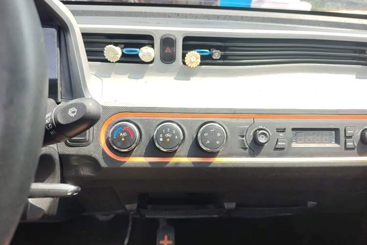 Used Wuling Hongguang MINIEV 2020 Enjoyment Model Lithium Iron Phosphate Audio And AC Panel
