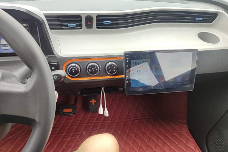 Used Wuling Hongguang MINIEV 2020 Enjoy Edition Lithium-Ion Battery Audio And AC Panel