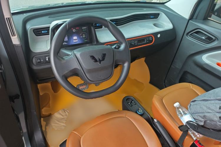 Used Wuling Hongguang MINIEV 2020 Enjoyment Model Lithium Iron Phosphate Center Console