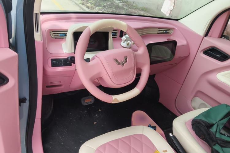 Used Wuling Hongguang MINIEV 2020 Enjoyment Model Lithium Iron Phosphate Center Console