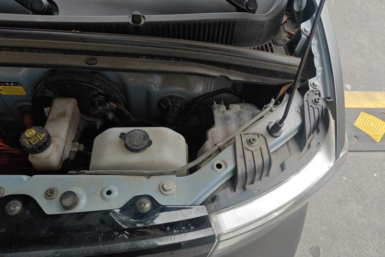 Used Wuling Hongguang MINIEV 2020 Freedom Version Lithium Iron Phosphate Engine Bay Left