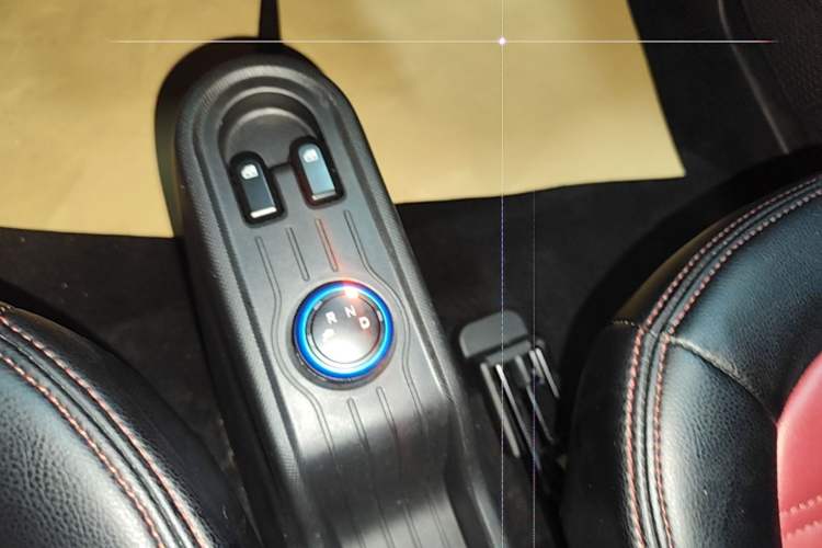 Used Wuling Hongguang MINIEV 2020 Enjoyment Model Lithium Iron Phosphate Gear Lever