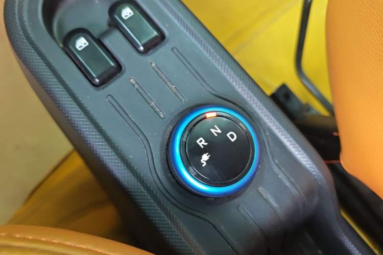 Used Wuling Hongguang MINIEV 2020 Enjoyment Model Lithium Iron Phosphate Gear Lever