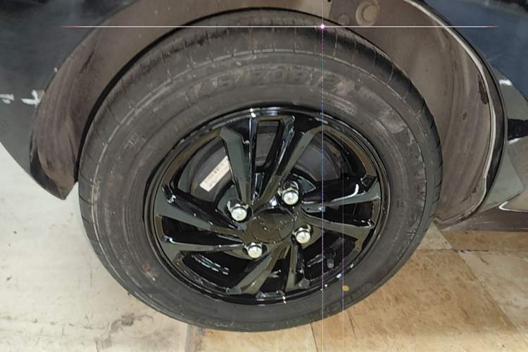 Used Wuling Hongguang MINIEV 2020 Enjoyment Model Lithium Iron Phosphate Right Rear Wheel Hub