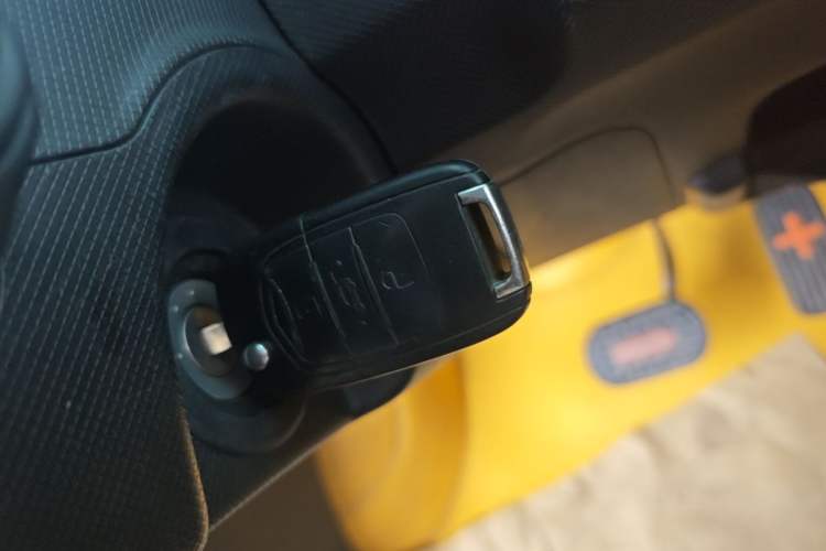 Used Wuling Hongguang MINIEV 2020 Enjoyment Model Lithium Iron Phosphate Vehicle Key