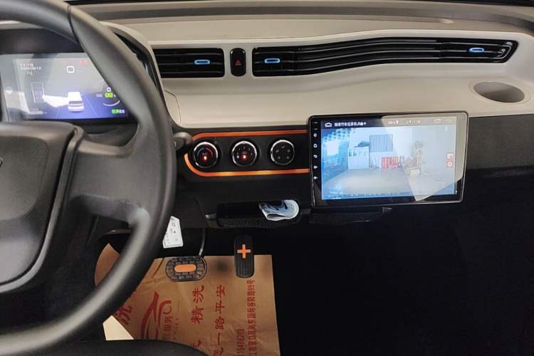 Used Wuling Hongguang MINIEV 2020 Zizai Version Lithium-NMC Audio And AC Panel