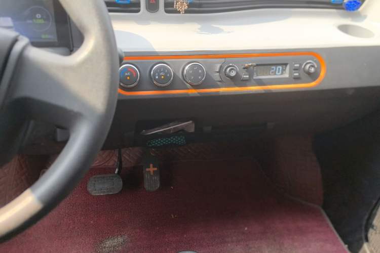 Used Wuling Hongguang MINIEV 2020 Enjoy Edition Lithium-Ion Battery Audio And AC Panel