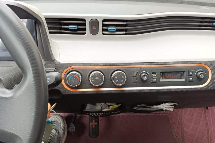 Used Wuling Hongguang MINIEV 2020 Freedom Version Lithium Iron Phosphate Audio And AC Panel