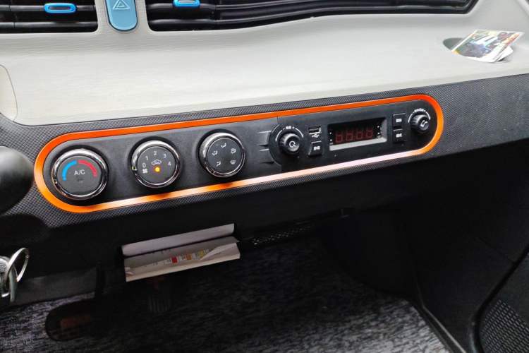 Used Wuling Hongguang MINIEV 2020 Freedom Version Lithium Iron Phosphate Audio And AC Panel