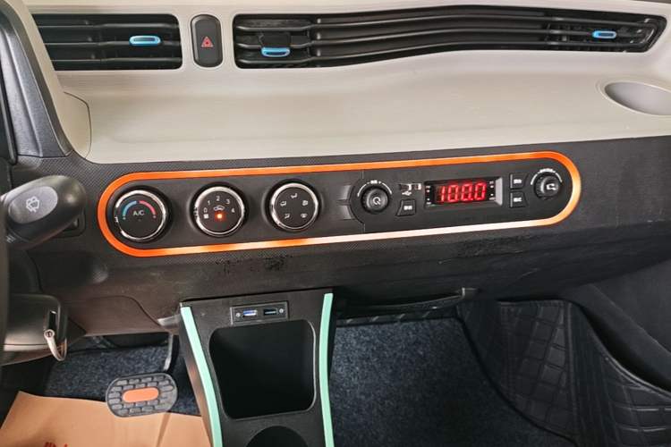 Used Wuling Hongguang MINIEV 2020 Freedom Version Lithium Iron Phosphate Audio And AC Panel
