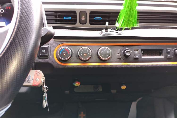 Used Wuling Hongguang MINIEV 2020 Freedom Version Lithium Iron Phosphate Audio And AC Panel