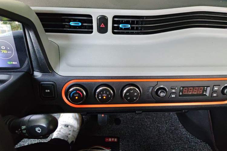 Used Wuling Hongguang MINIEV 2020 Freedom Version Lithium Iron Phosphate Audio And AC Panel