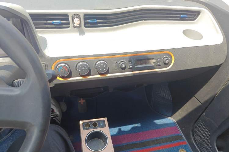 Used Wuling Hongguang MINIEV 2020 Enjoyment Model Lithium Iron Phosphate Audio And AC Panel
