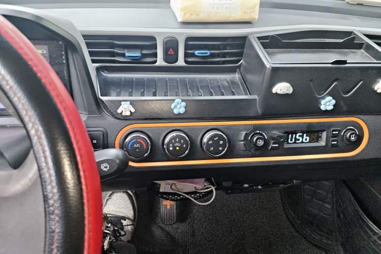Used Wuling Hongguang MINIEV 2020 Zizai Version Lithium-NMC Audio And AC Panel