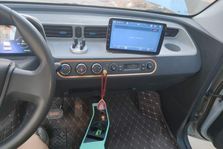 Used Wuling Hongguang MINIEV 2020 Enjoyment Model Lithium Iron Phosphate Audio And AC Panel