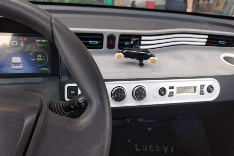Used Wuling Hongguang MINIEV 2020 Freedom Version Lithium Iron Phosphate Audio And AC Panel