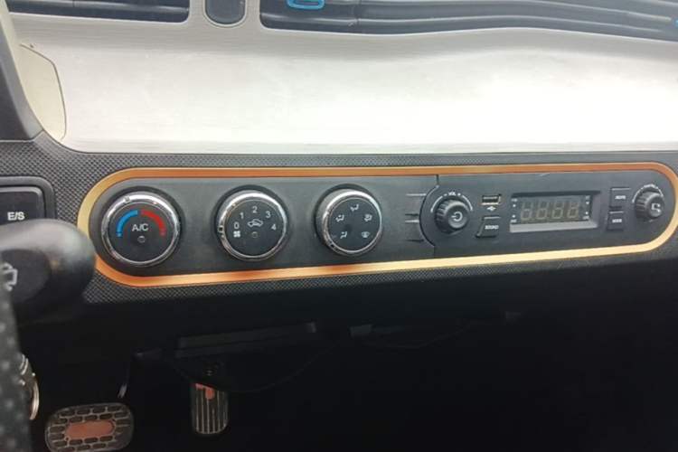 Used Wuling Hongguang MINIEV 2020 Enjoyment Model Lithium Iron Phosphate Audio And AC Panel