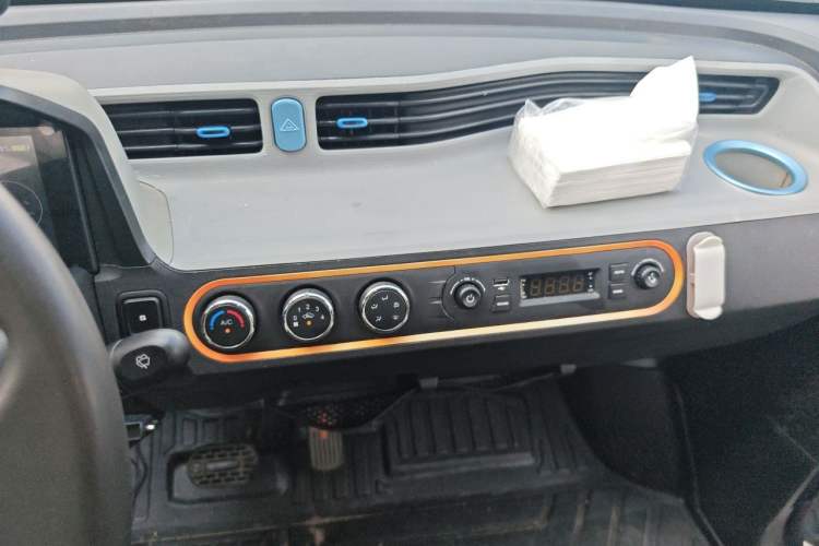 Used Wuling Hongguang MINIEV 2020 Enjoyment Model Lithium Iron Phosphate Audio And AC Panel